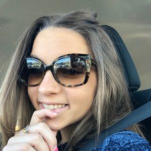 Meet your Posher, Isabella